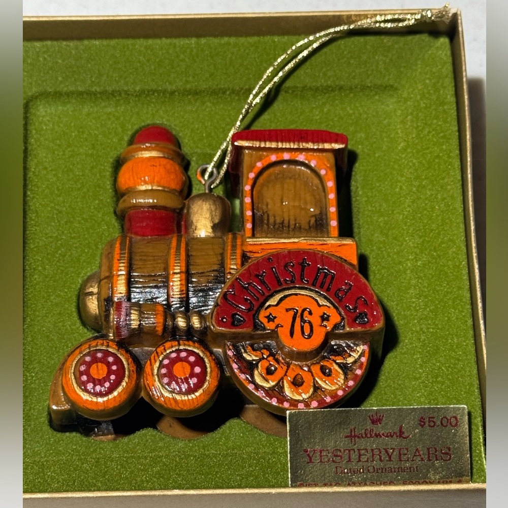 Hallmark VTG Ornament Train 1976 Yesteryears Collection Plastic Wood-like Finish